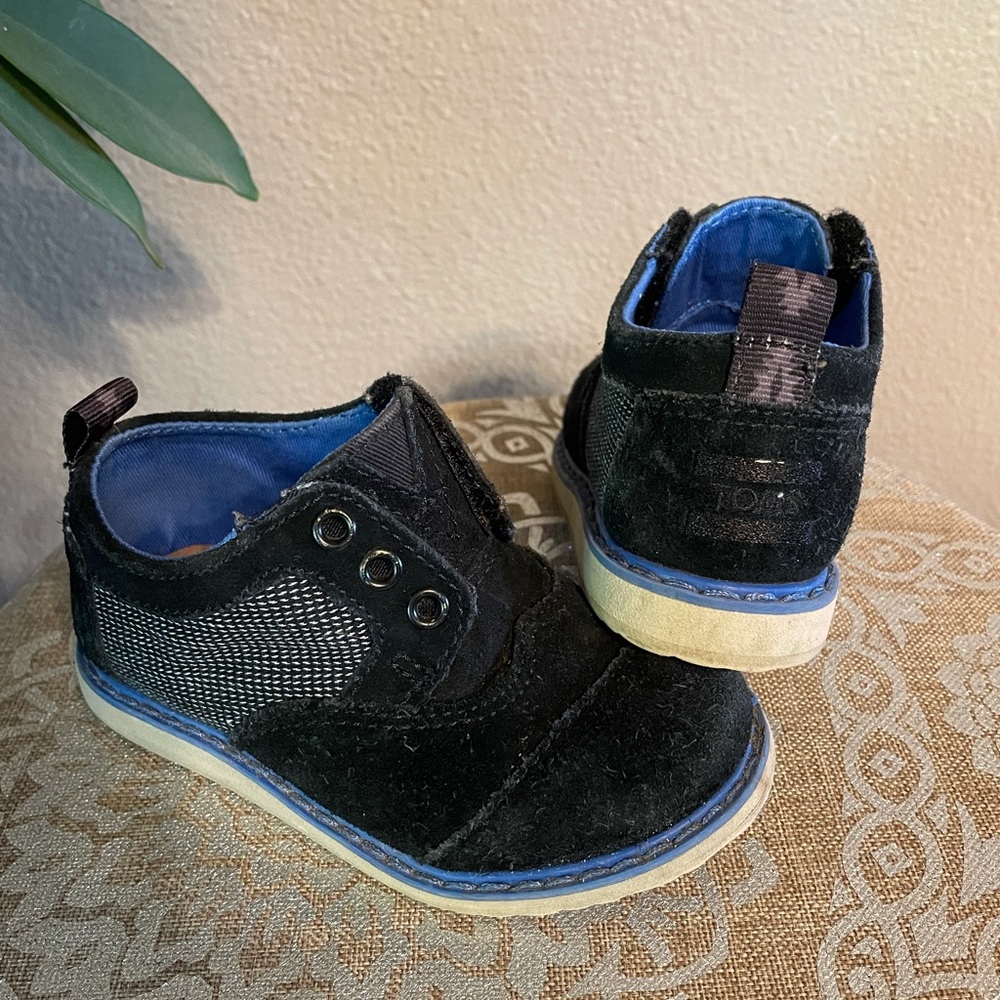 Toms Infant Brogue Black Suede Shoes Size 6
